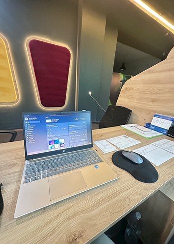 HP Marka Laptop Sıfır Kokusu Üstünde