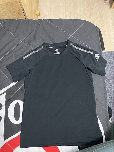 Adidas tişört