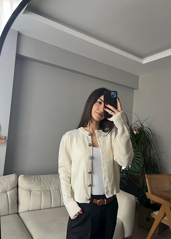 Düğmeli Beyaz Mini Kadın Hırka - Görsel 2