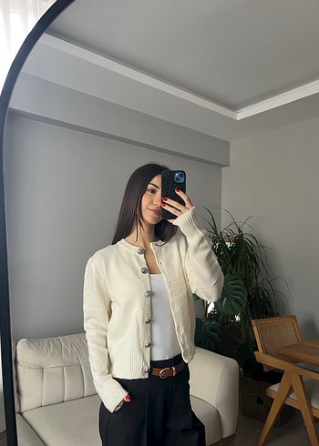 Düğmeli Beyaz Mini Kadın Hırka - Görsel 4