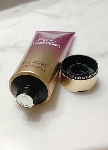 Victoria's Secret Vücut Kremi - Görsel 3