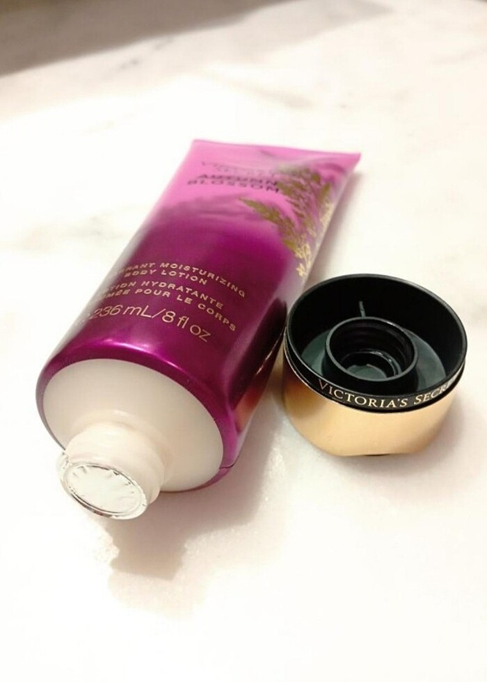 Victoria's Secret Vücut Kremi - Görsel 3