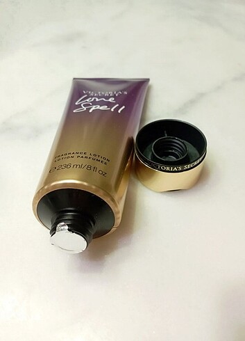 Victoria's Secret Vücut Kremi - Görsel 3