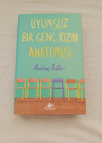 Uyumsuz Bir Genç Kızın Anatomisi Kitabı