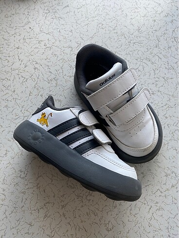 Adidas çocuk ayakkabısı