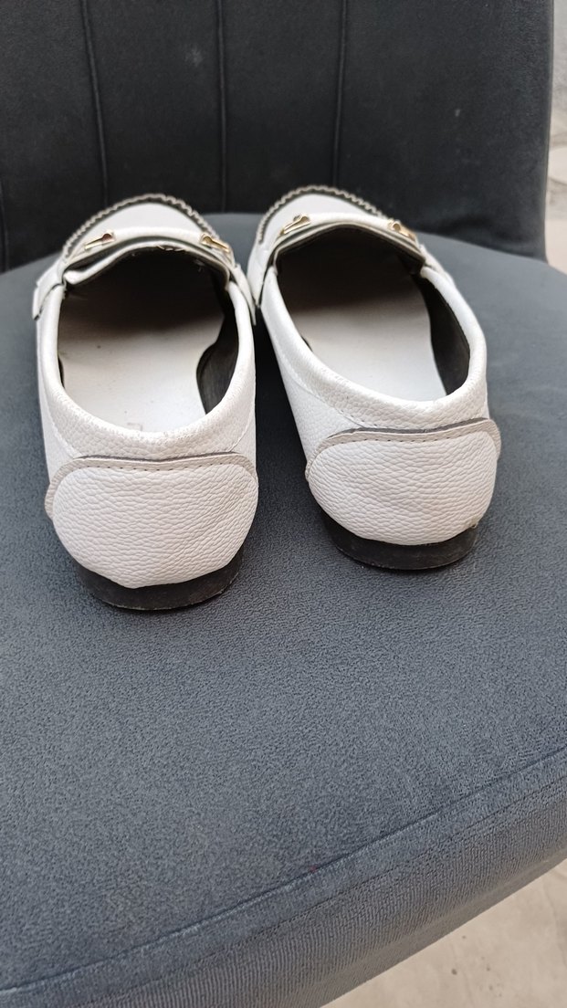 Beyaz Deri Tokalı Kadın Babet - Görsel 4