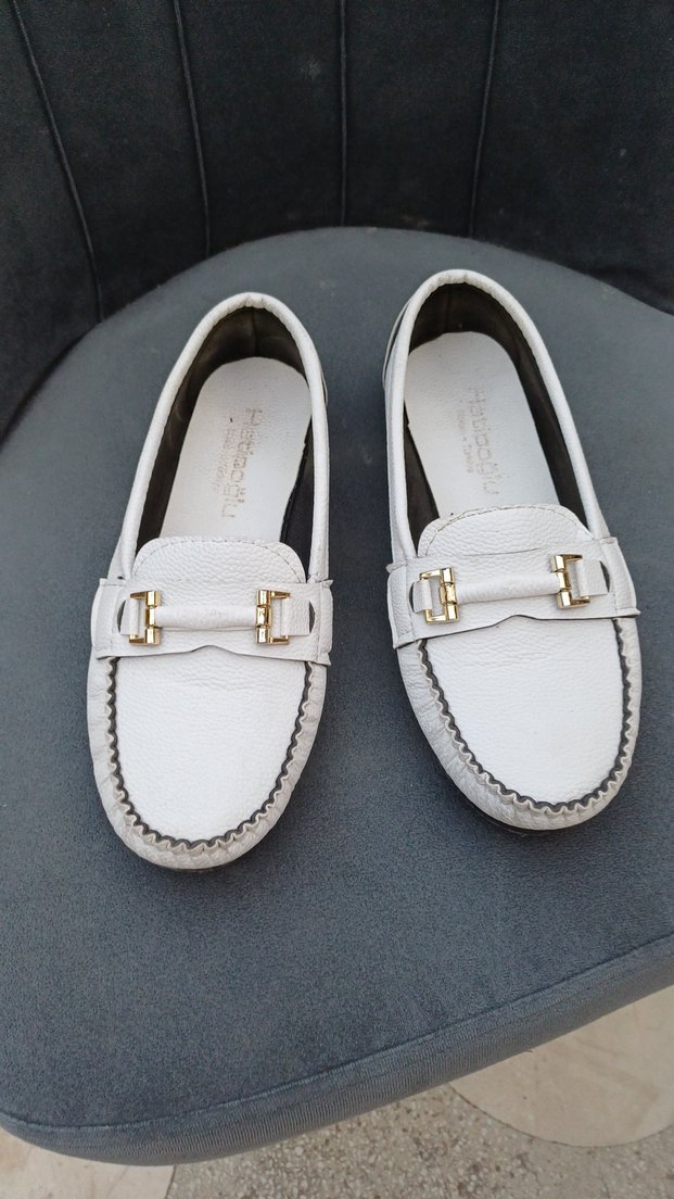 Beyaz Deri Tokalı Kadın Babet - Görsel 2