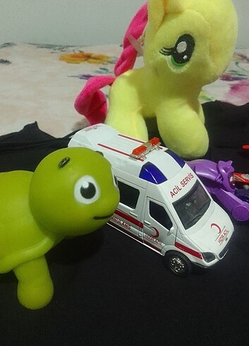  Oyuncak ambulans,uçak,kaplumbaga