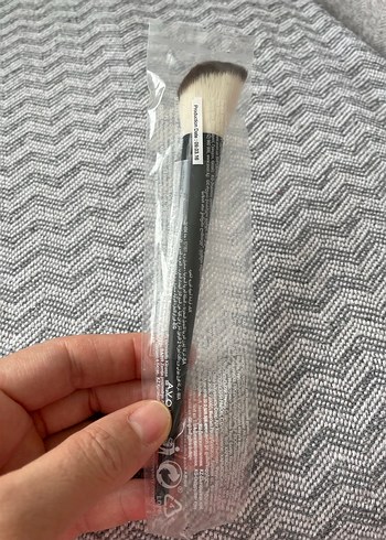 Avon açılı allık fırçası - Görsel 2