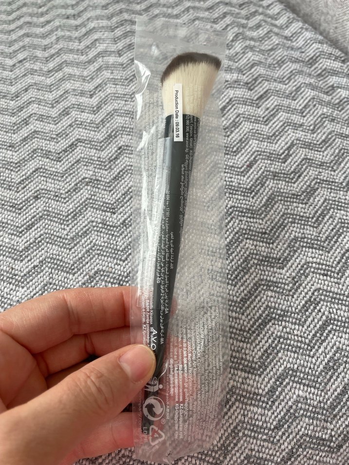 Avon açılı allık fırçası - Görsel 2