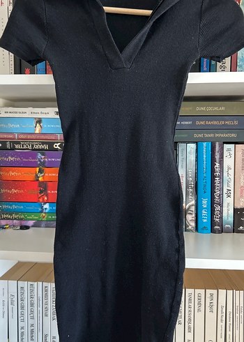 V Yaka Siyah Midi Günlük Elbise - Görsel 2