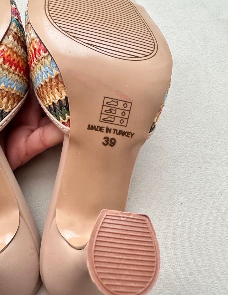 Bej Fiyonklu Kadın Topuklu Terlik - Görsel 2
