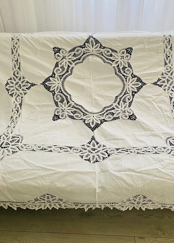 ANTİKA Dwlikişi İşlemeli Beyaz Masa Örtüsü - Görsel 3