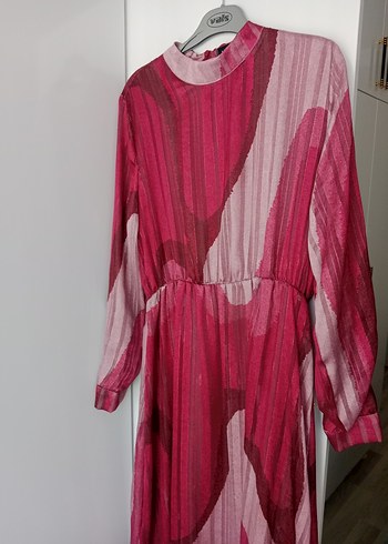 Pembe Pilili Uzun Kadın Elbise - Görsel 4