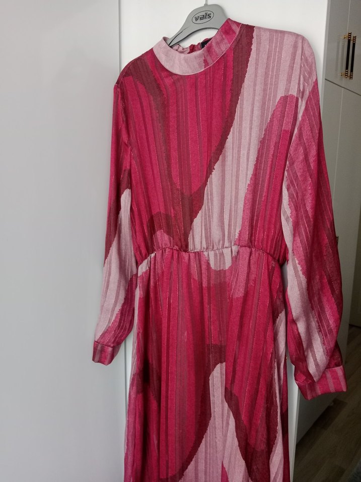 Pembe Pilili Uzun Kadın Elbise - Görsel 4