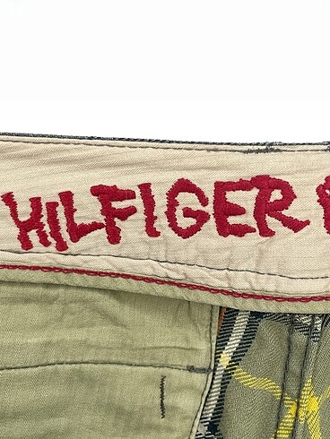 28 Beden çeşitli Renk Tommy Hilfiger Kısa Pantolon %70 İndirimli.