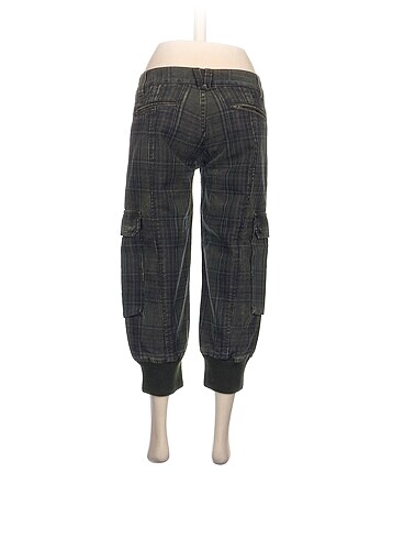 28 Beden Tommy Hilfiger Kısa Pantolon %70 İndirimli.