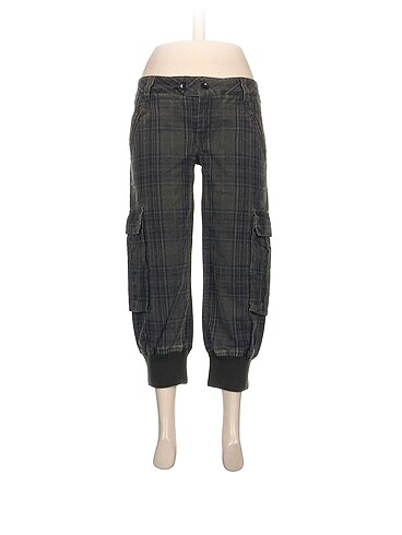Tommy Hilfiger Kısa Pantolon %70 İndirimli.