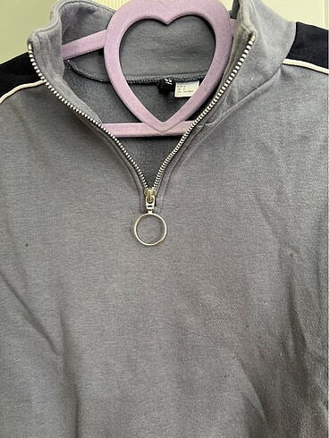 H&M H&M crop sweatshirt