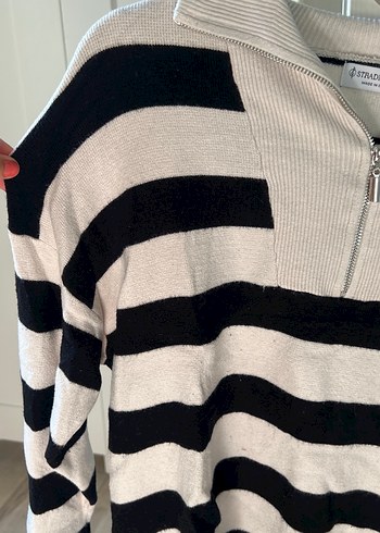 Stradivarius Siyah Çizgili Yarım Fermuarlı Triko Kazak - Görsel 6