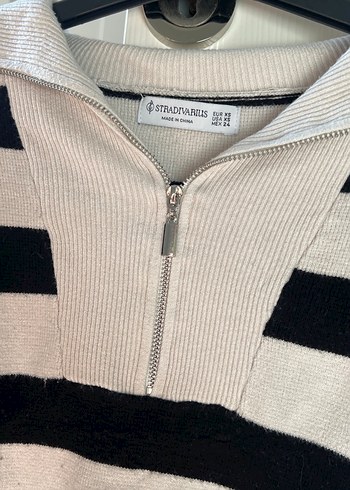Stradivarius Siyah Çizgili Yarım Fermuarlı Triko Kazak - Görsel 7