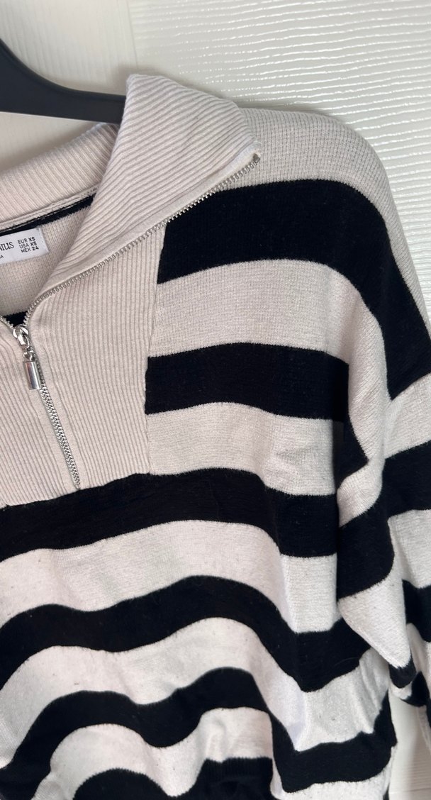 Stradivarius Siyah Çizgili Yarım Fermuarlı Triko Kazak - Görsel 5