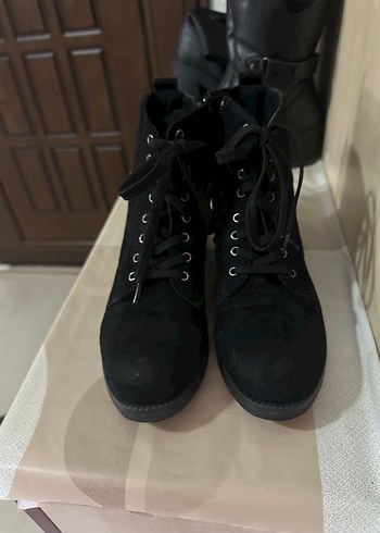 Diğer Siyah Süet Bağcıklı Goth Kadın Botu
