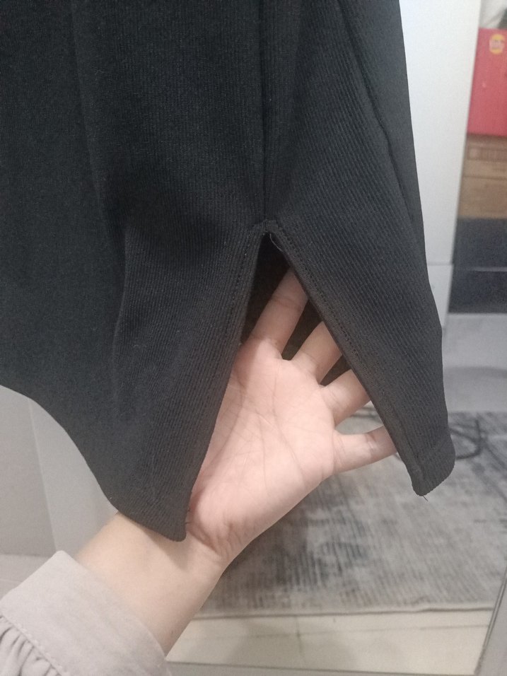 Siyah Drapeli V Yaka Midi Elbise - Görsel 4