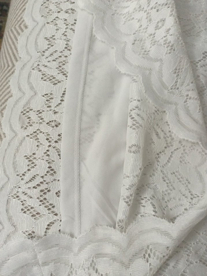 Beyaz Dantelli Kolsuz Bluz - Görsel 4