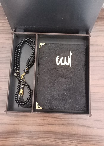 Siyah Kadife Kaplı Kuran-ı Kerim ve Tesbih Seti