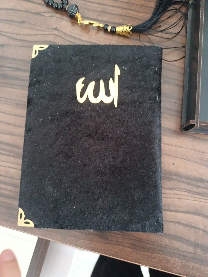 Siyah Kadife Kaplı Kuran-ı Kerim ve Tesbih Seti - Görsel 4