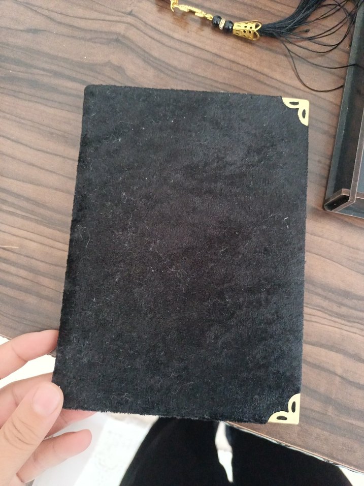 Siyah Kadife Kaplı Kuran-ı Kerim ve Tesbih Seti - Görsel 5