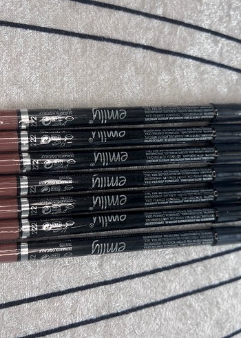 Emily dudak kalemi - Görsel 3