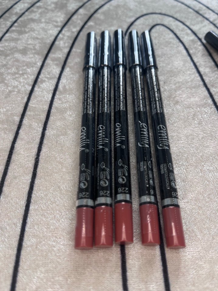 Emily dudak kalemi - Görsel 2