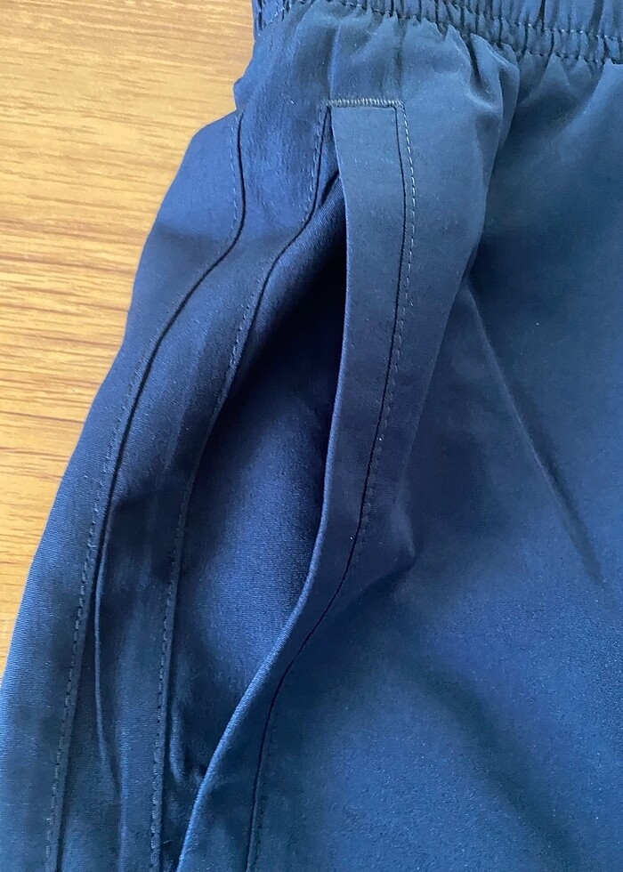 Orjinal EA7 deniz şortu - Görsel 3