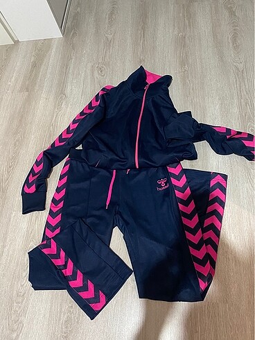 Hummel eşofman takımı