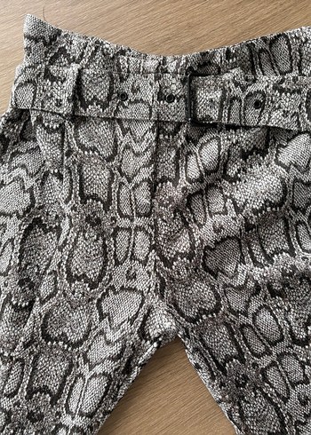 Gri Yılan Desenli Kadın Bol Kumaş Pantolon - Görsel 4