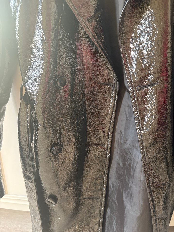 Siyah Parlak Yılan Desenli Midi Deri Trençkot - Görsel 4