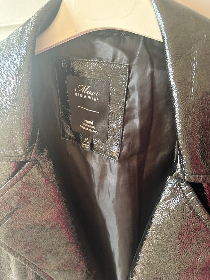 Siyah Parlak Yılan Desenli Midi Deri Trençkot - Görsel 3