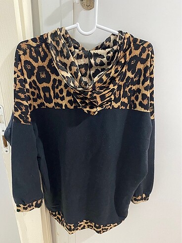 diğer Beden Leopar Desenli Şapkalı Sweater