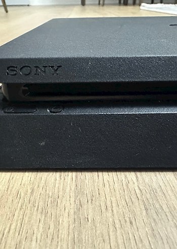 Beden PlayStation 4 Slim Oyun Konsolu