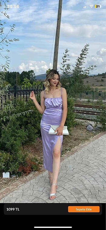 askılı saten elbise yırtmaçlı