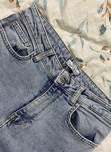 mom jean