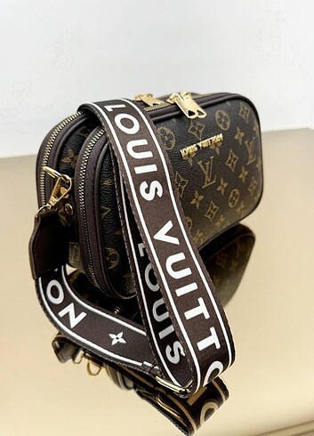 Louis Vuitton 3 Gözlü Ölçüleri: 25*17 cm 