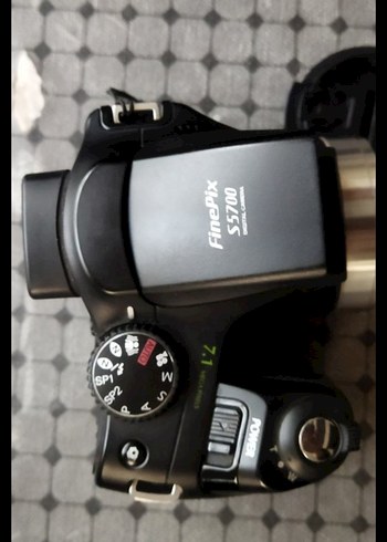 Siyah Dijital Fotoğraf Makinesi ve Çantası - Görsel 4