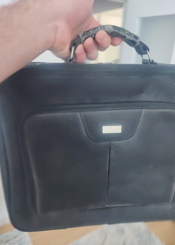 Diğer Turist Siyah Laptop Cantasi