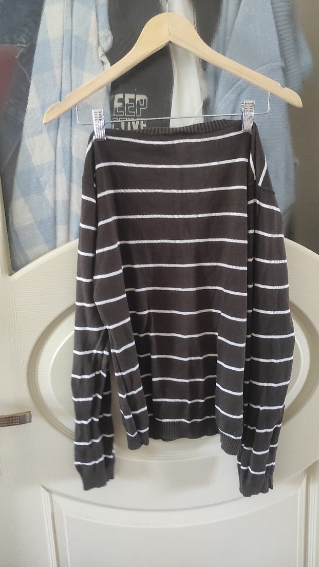 V Yaka Uzun Kollu Çizgili Kahverengi Kadın Kazak - Görsel 5