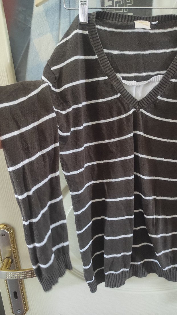 V Yaka Uzun Kollu Çizgili Kahverengi Kadın Kazak - Görsel 2