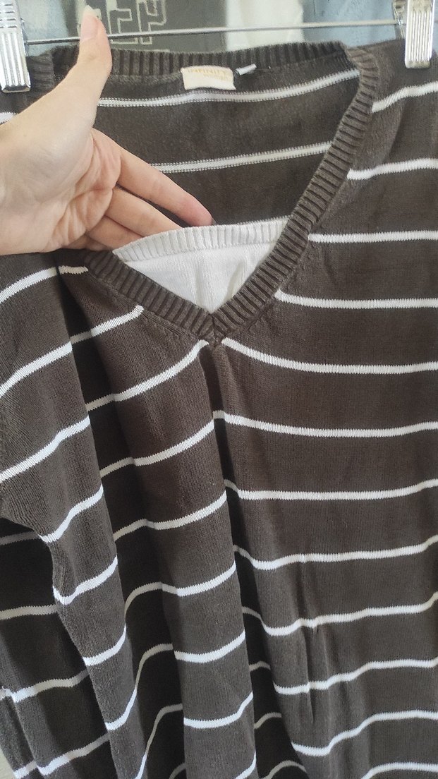 V Yaka Uzun Kollu Çizgili Kahverengi Kadın Kazak - Görsel 3