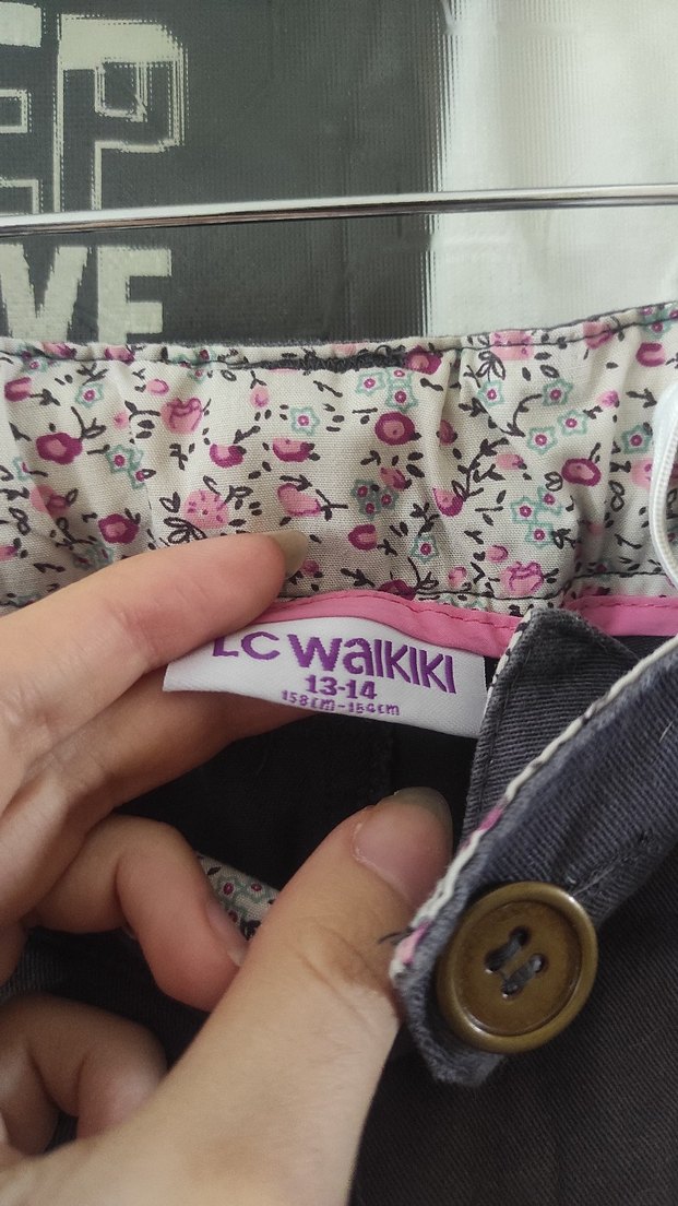 Gri Düğmeli Kot Şort - Görsel 4